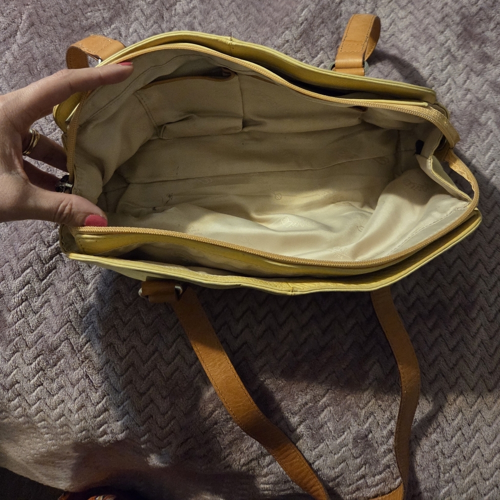 Vintage Fossil Light Yellow Leather Shoulder Handbag - Picture 5 of 14